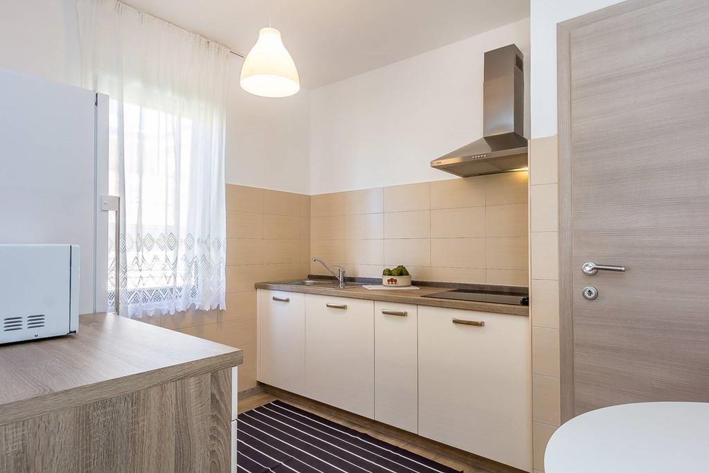 Apartment Viviana Pula Bagian luar foto