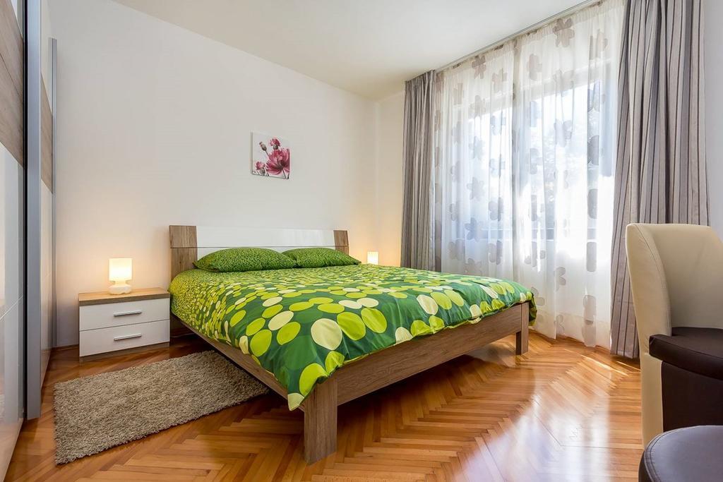 Apartment Viviana Pula Bagian luar foto